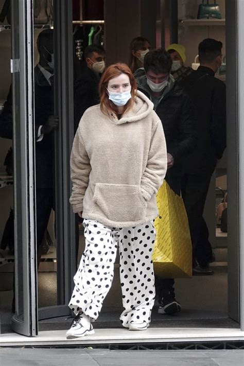 giacca di chanel bella thorne|Bella Thorne Styles Polka.